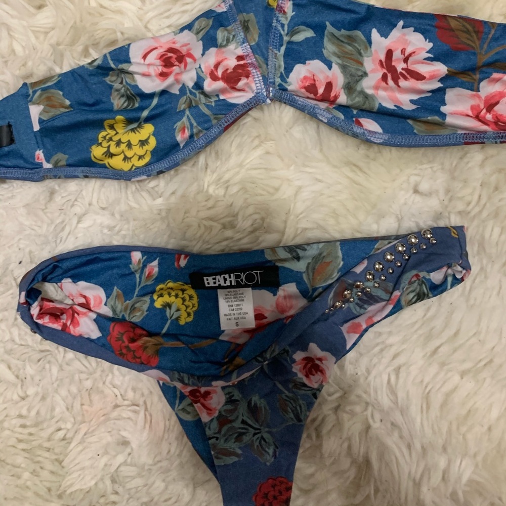 Beach Riot blue bikini - Picture 3 of 7